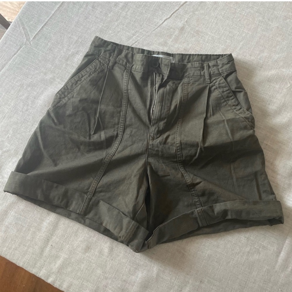 Everlane Tourist Shorts in Beech Size 4